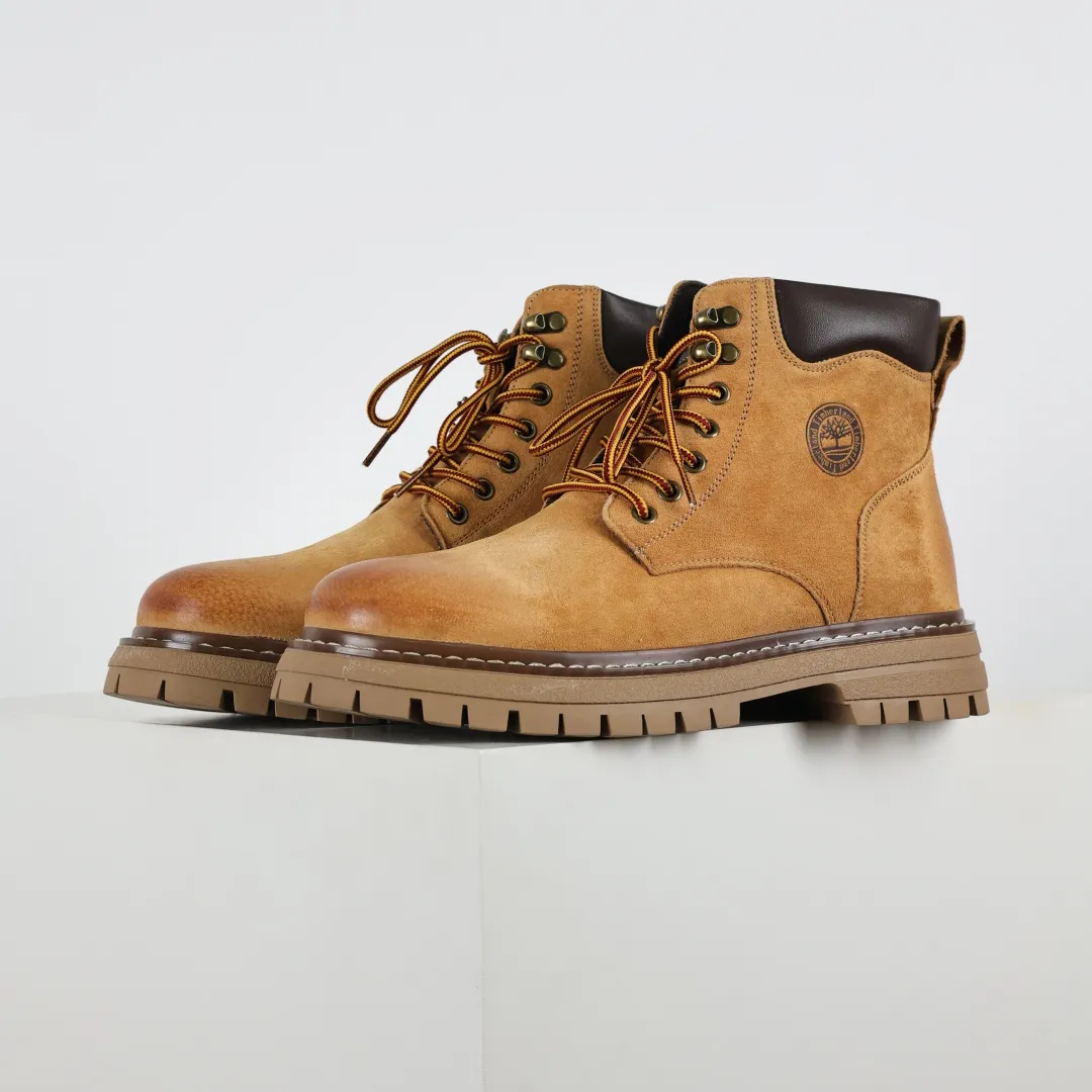 The price tag is 💰620. The core recommendation is good price. Timberland outdoor high-top casual rhubarb boots series #Guangdong Dachang quality. Original box and original packaging. Fashionable and trendy matching. The fabric is made of Italian 🇮🇹 top-grade frosted fine-grained cowhide. It is paired with anti-odor and anti-corrosion genuine leather latex insoles. The outsole and hardware are all made from original factory raw materials. The same process as the original Goodyear, never open the glue. Good products do not kill pigs. Exclusive launch on the entire network. The quality is beyond doubt. The complete set of official website unified packaging gives you a perfect wearing experience. It is of high quality and durable. A must-have for sportsmen. Specially designed to treat those who are not handsome. High-quality and first-class foot feel. Specially designed for cold protection and outdoor use this winter. Casual matching for daily use. Size: 38 39 40 41 42 43 44 (leather shoe size)
